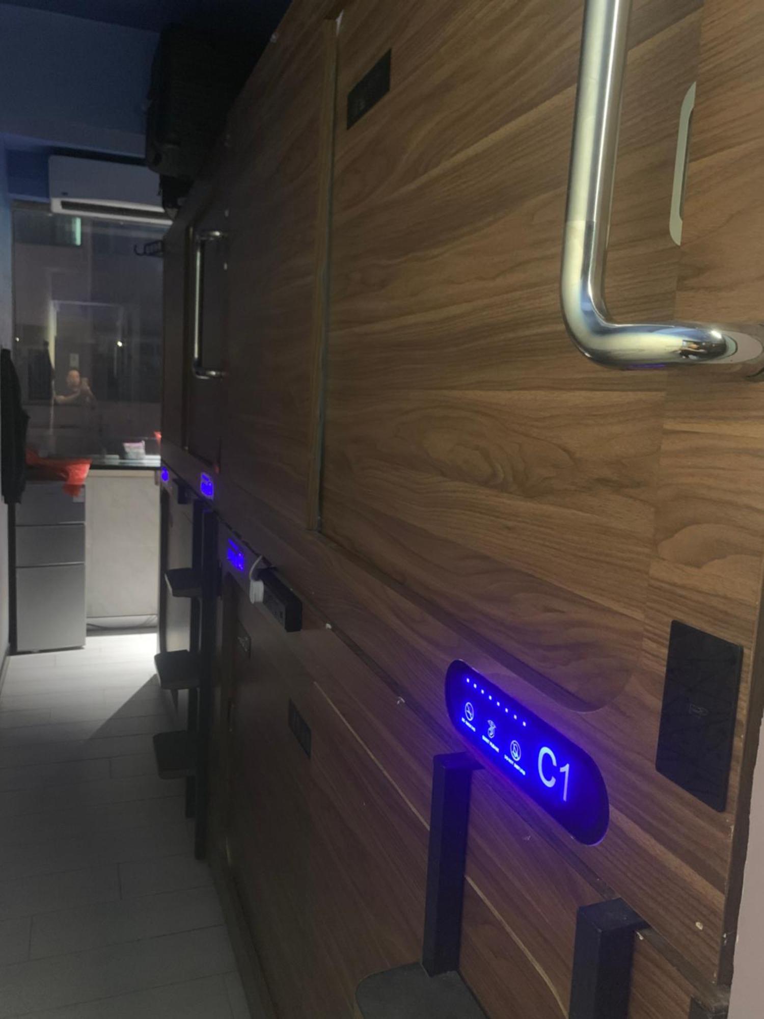 Sleep Cubee Hostel Hong Kong Exterior photo